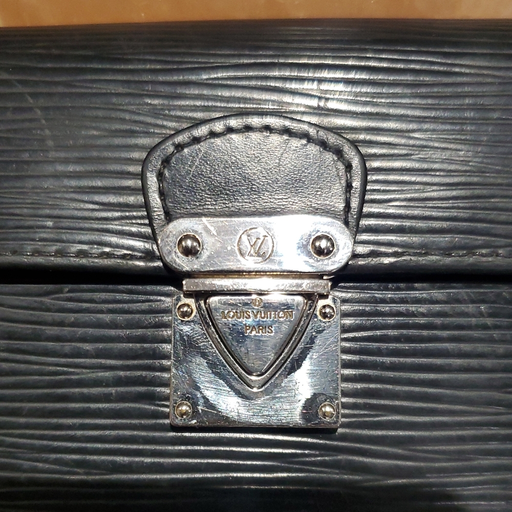 LOUIS VUITTON EPI TRIFOLD LEATHER WALLET